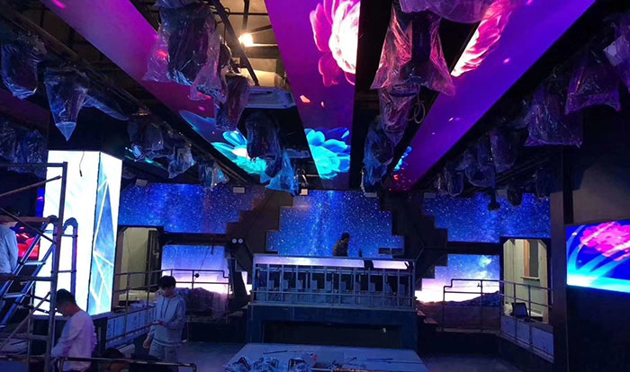 河南鄭州室內(nèi)P4和P3.91LED透明屏酒吧項(xiàng)目